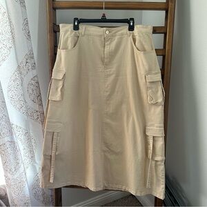 Utility Cargo Maxi Skirt in Cream